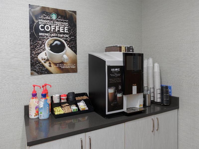 Orangewood Inn & Suites Kansas City Airport image