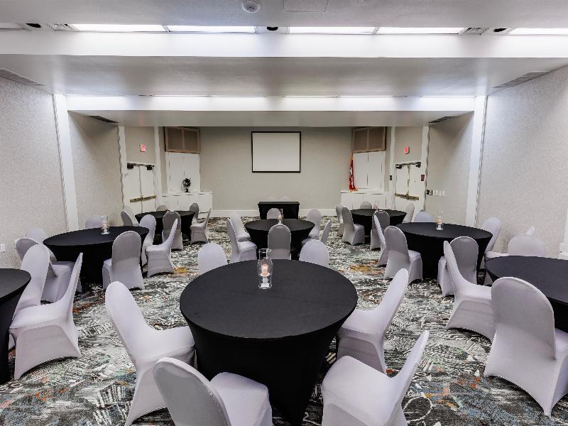 Orangewood Inn & Suites Kansas City Airport image