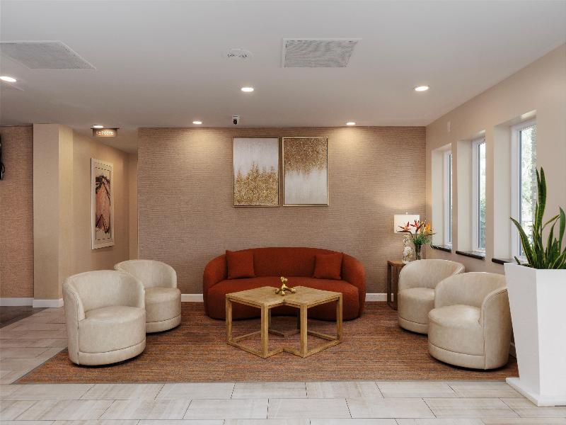 Orangewood Inn & Suites Kansas City Airport image
