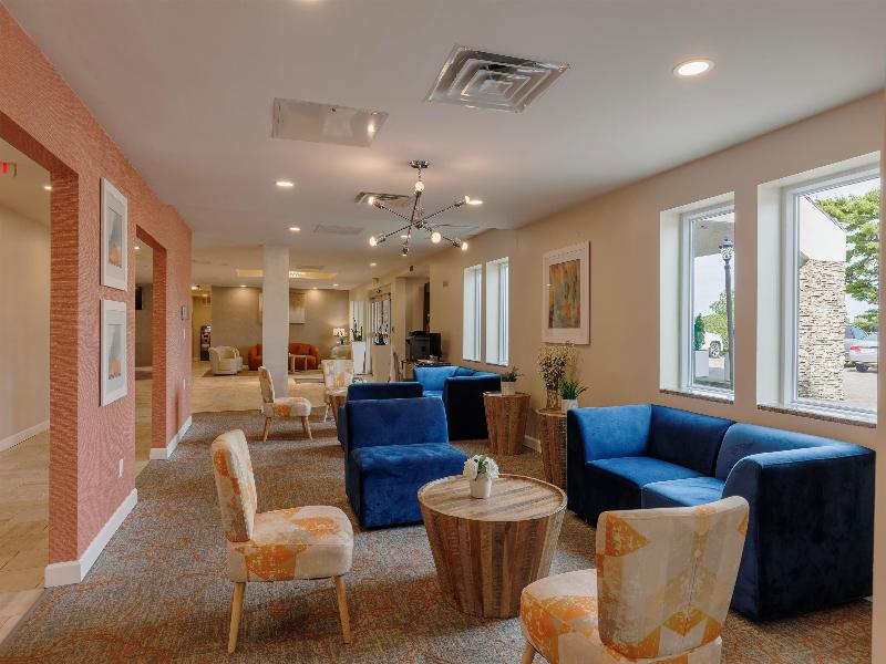 Orangewood Inn & Suites Kansas City Airport image