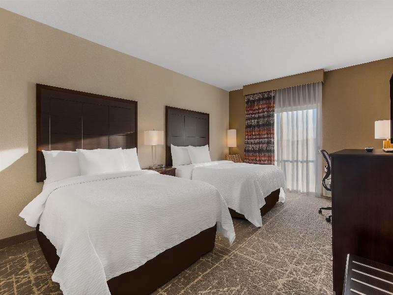 Orangewood Inn & Suites Kansas City Airport image