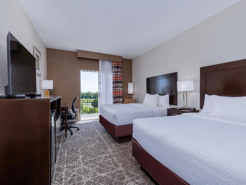 Orangewood Inn & Suites Kansas City Airport image