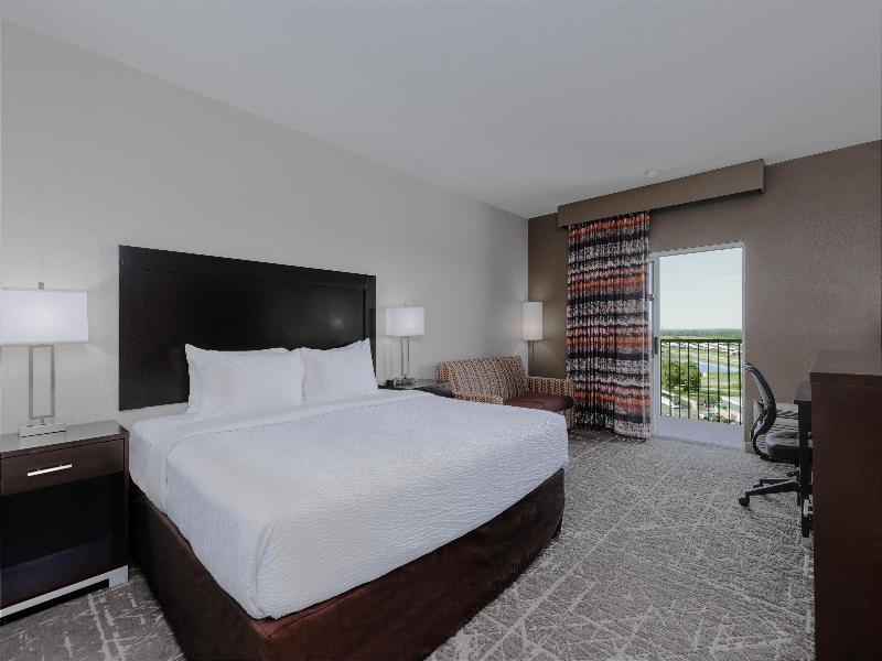Orangewood Inn & Suites Kansas City Airport image