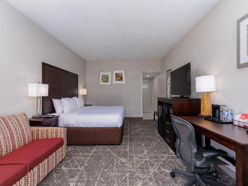 Orangewood Inn & Suites Kansas City Airport image