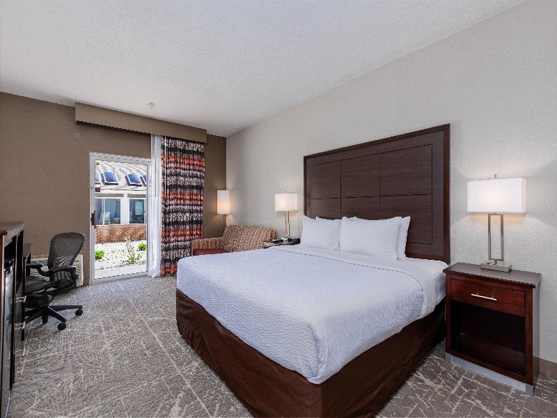 Orangewood Inn & Suites Kansas City Airport image