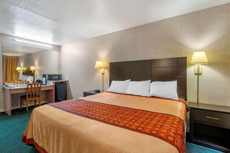 Rodeway Inn Clearwater-Largo image
