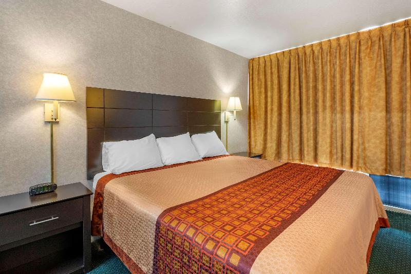 Rodeway Inn Clearwater-Largo image