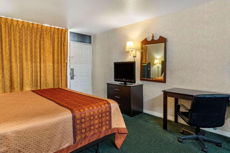 Rodeway Inn Clearwater-Largo image