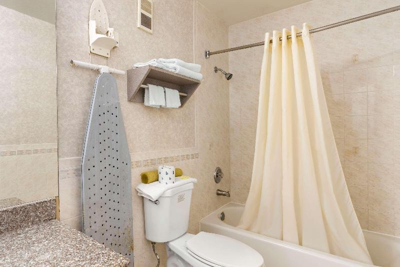 Rodeway Inn Clearwater-Largo image