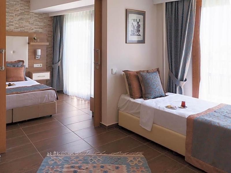 Papirus Hotel image