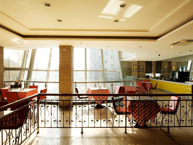 Jinjiang Inn Caobao Road Subway Station image
