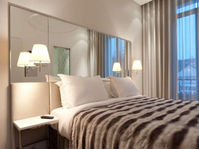 Le Cesar Hotel image