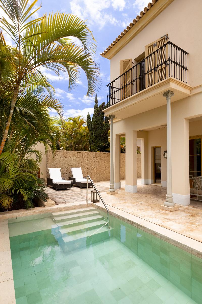 Bahia del Duque Las Villas Resort image