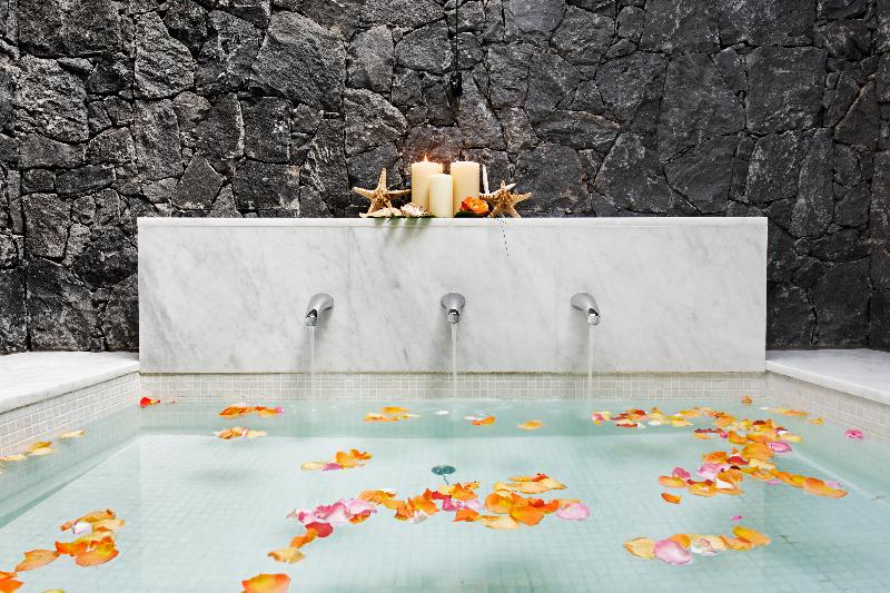 Bahia del Duque Las Villas Resort image