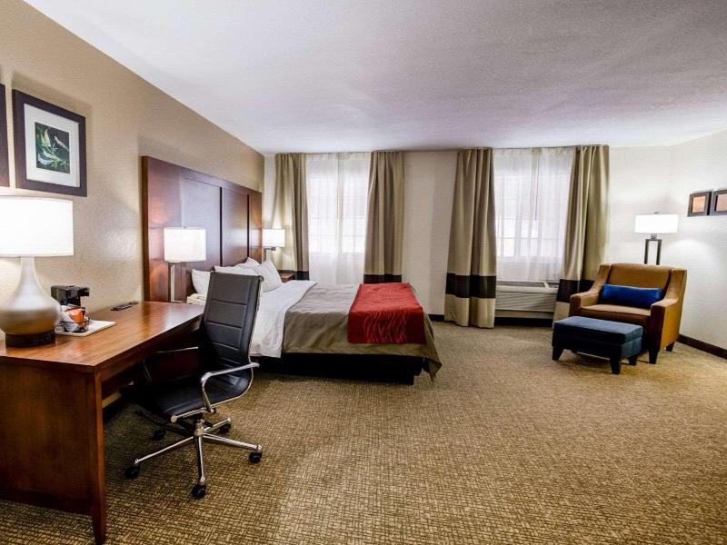 Comfort Inn Kearney Liberty image