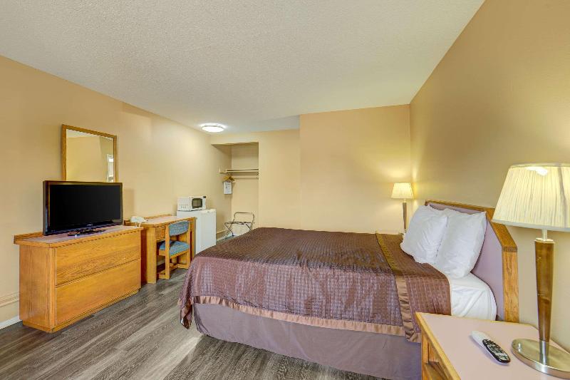 Rodeway Inn Ashland image