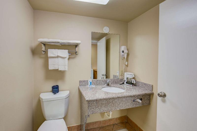 Rodeway Inn Ashland image