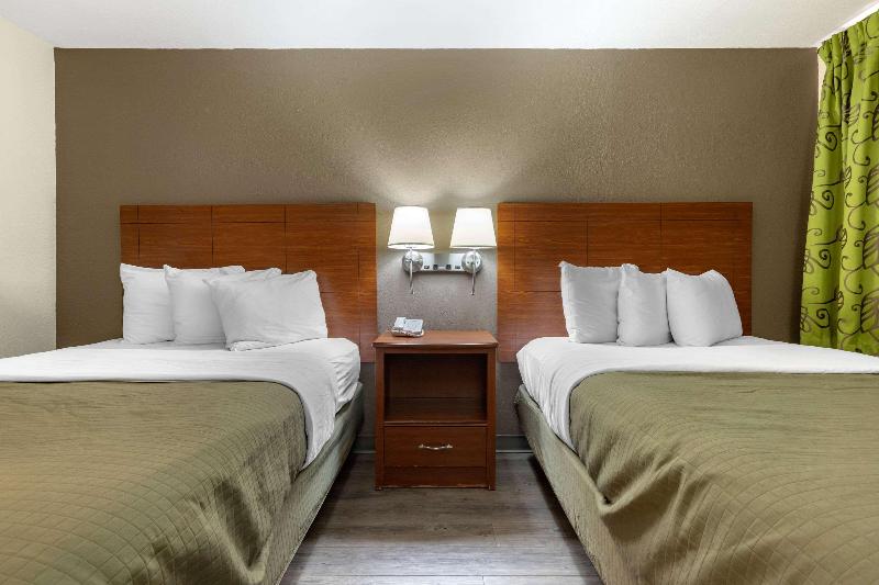 Econo Lodge Cherokee Near Island Park