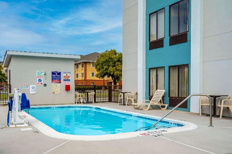 Quality Inn Jacksonville near Camp Lejeune image