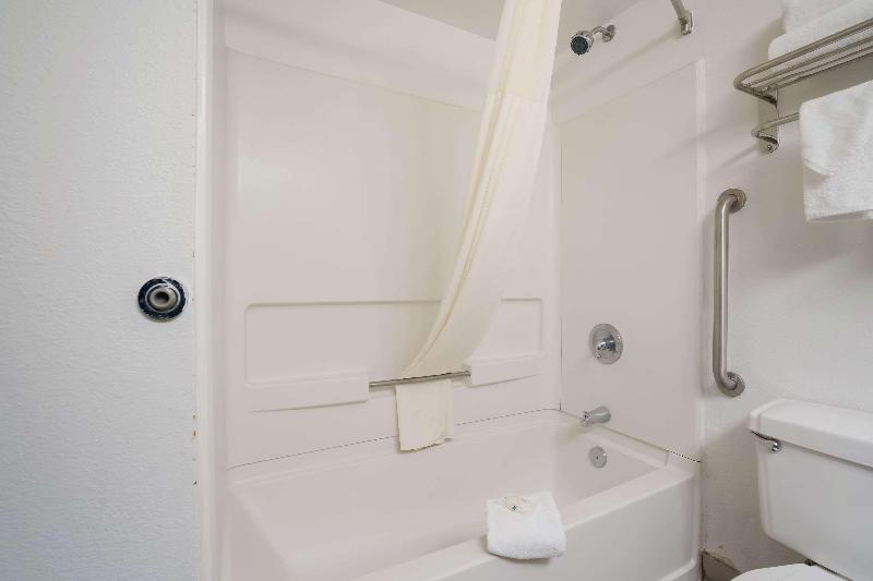 Quality Inn Jacksonville near Camp Lejeune image