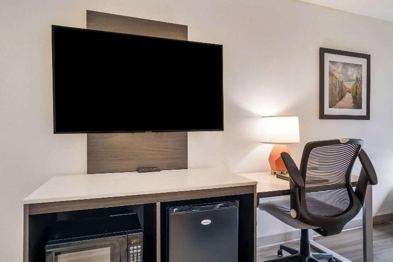 Quality Inn Jacksonville near Camp Lejeune image