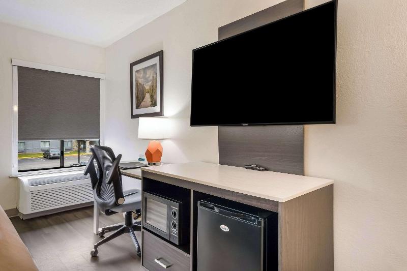 Quality Inn Jacksonville near Camp Lejeune image