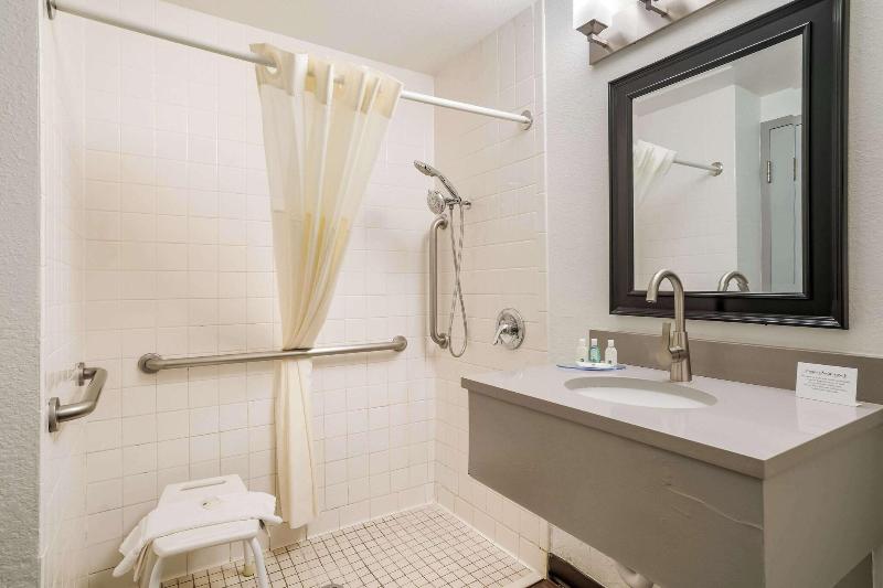 Quality Inn Jacksonville near Camp Lejeune image