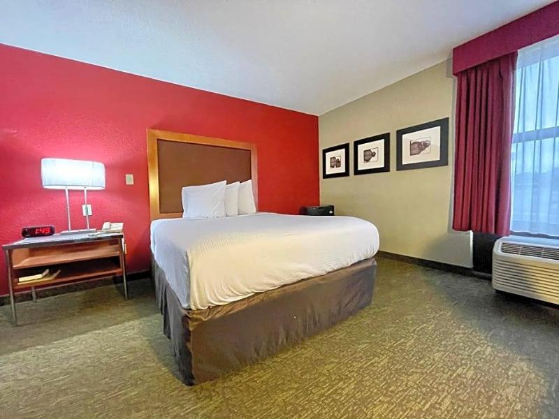 Baymont by Wyndham Fort Wayne Northwest image
