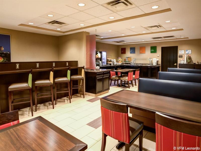 Charlotte Suites by IHG image