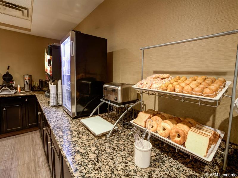 Charlotte Suites by IHG image