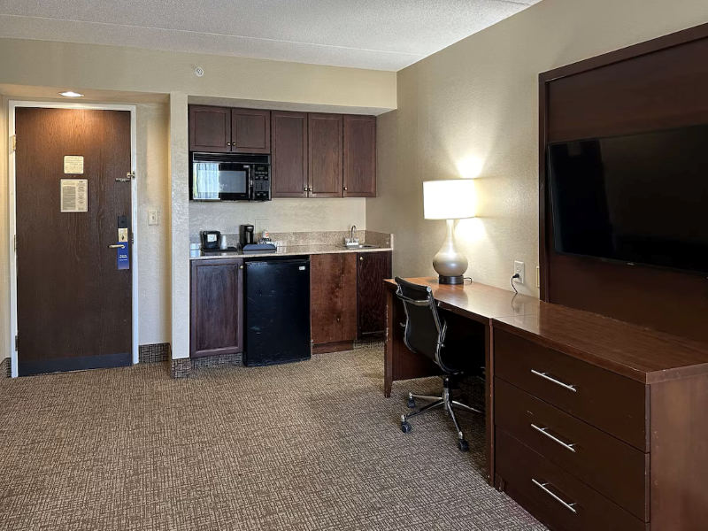 Charlotte Suites by IHG image