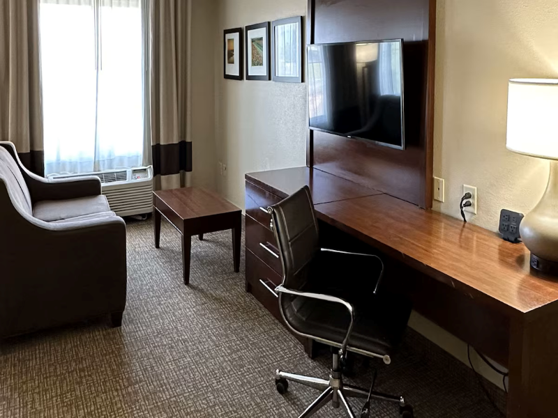 Charlotte Suites by IHG image
