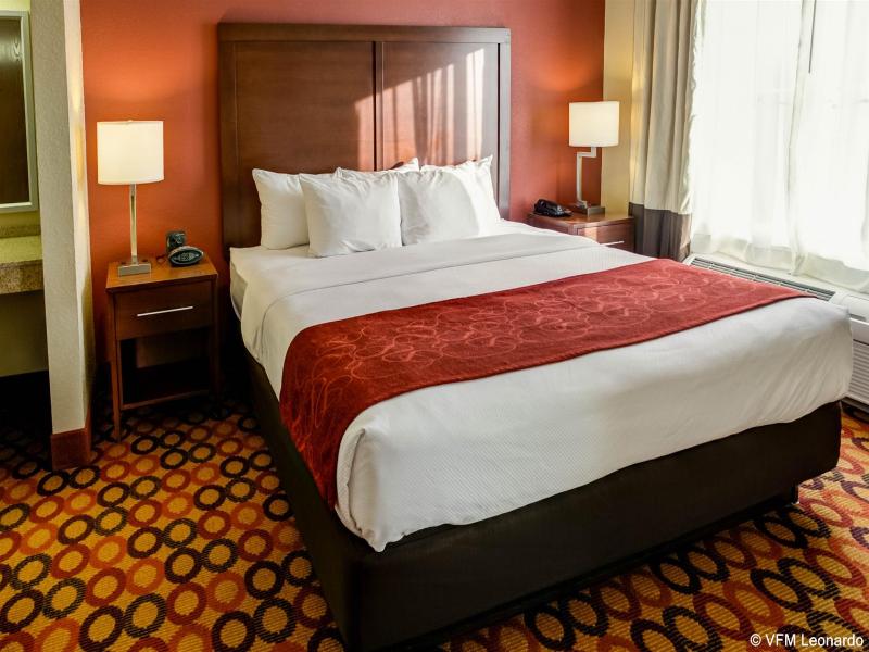 Charlotte Suites by IHG image