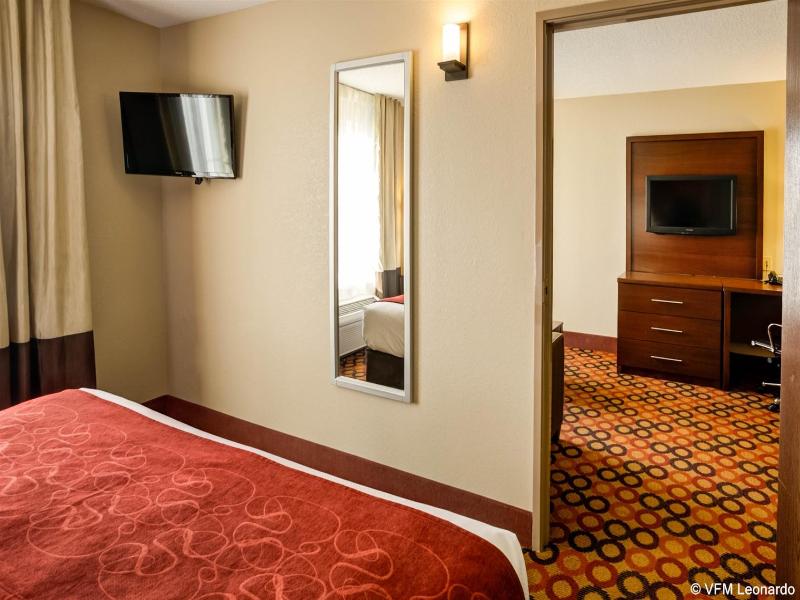 Charlotte Suites by IHG image