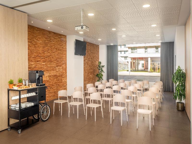 Madrid Airport Suites Affiliated By Melia image