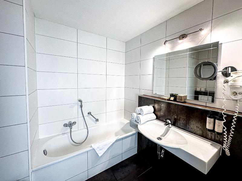 Moers van der Valk Hotel image
