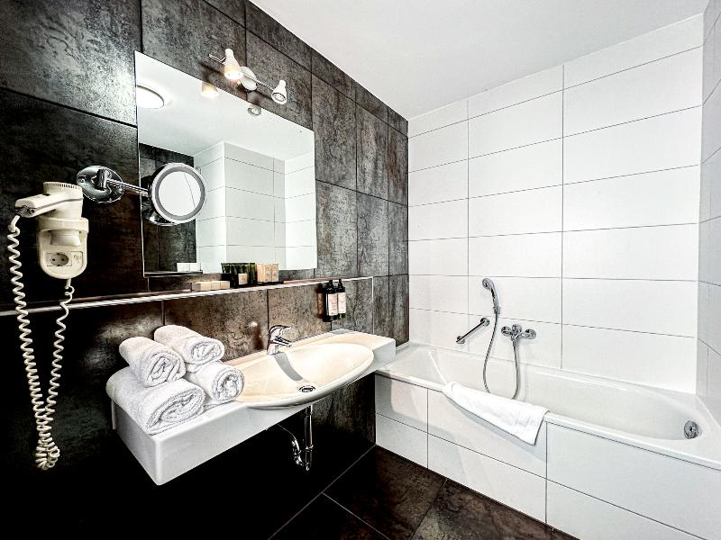 Moers van der Valk Hotel image