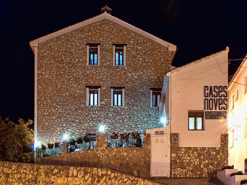 Cases Noves image