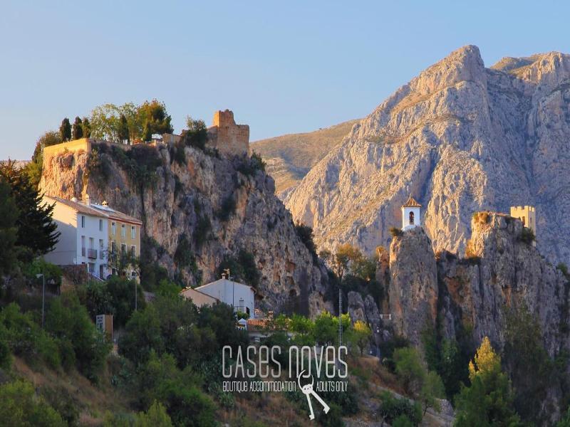 Cases Noves image