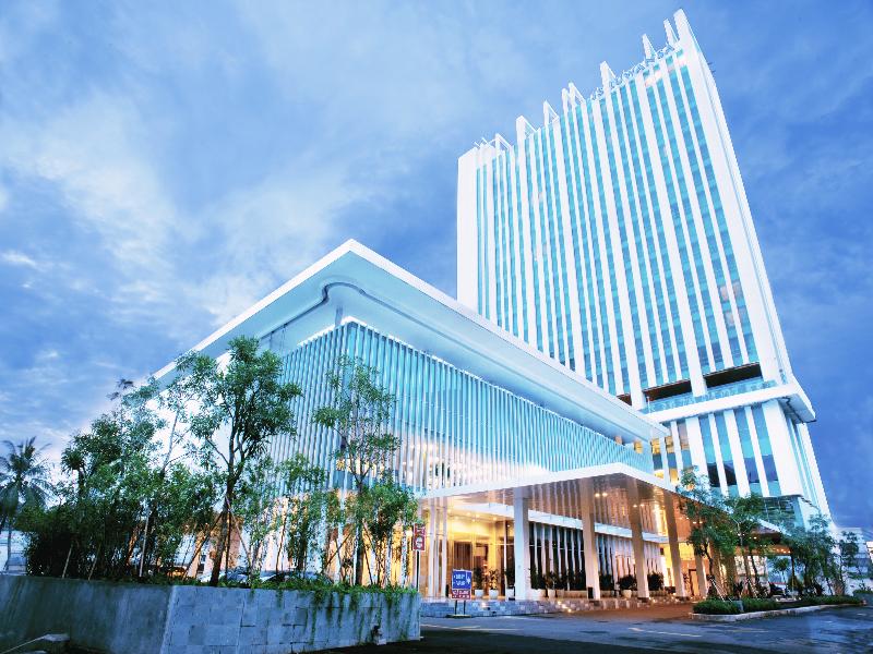JS Luwansa Hotel And Convention Center image