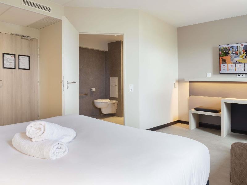 Ibis Douai Dechy image