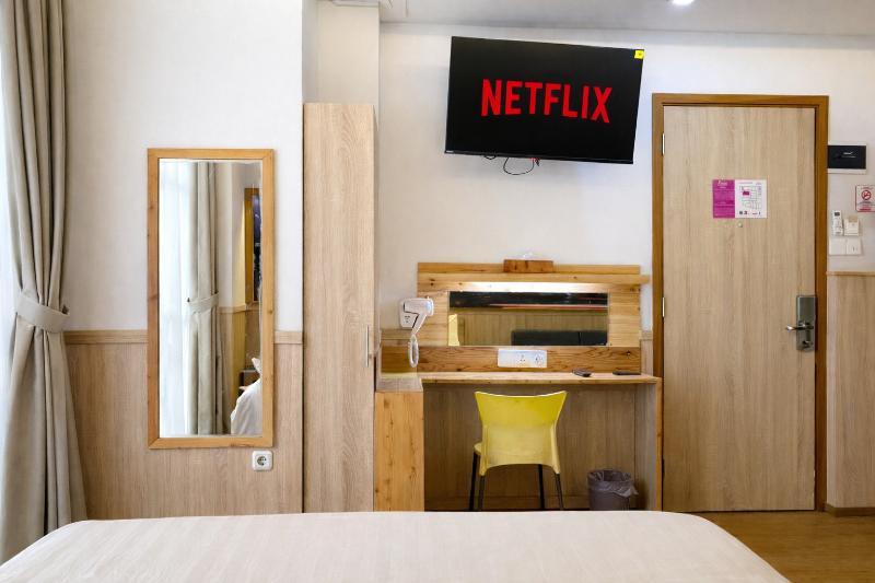 room detail thumbnail 1