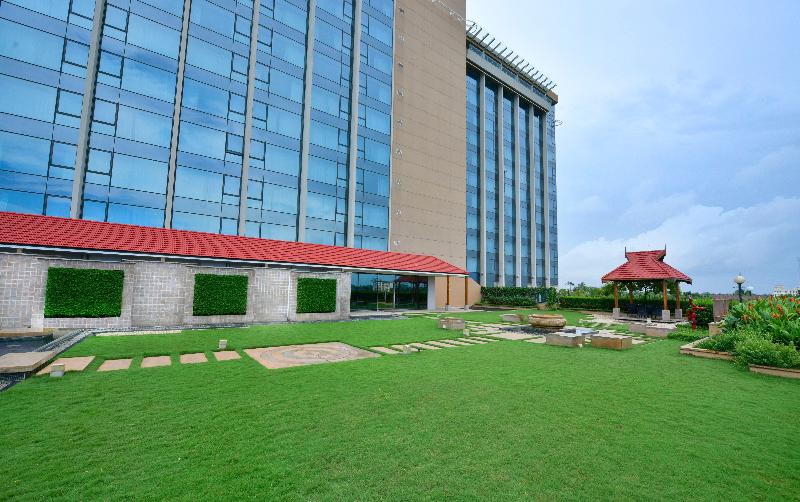 Crowne Plaza Kochi Crowne Plaza Kochi