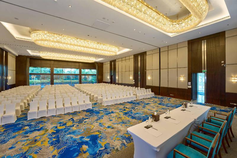 Crowne Plaza Kochi Crowne Plaza Kochi