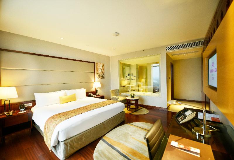 Crowne Plaza Kochi Crowne Plaza Kochi