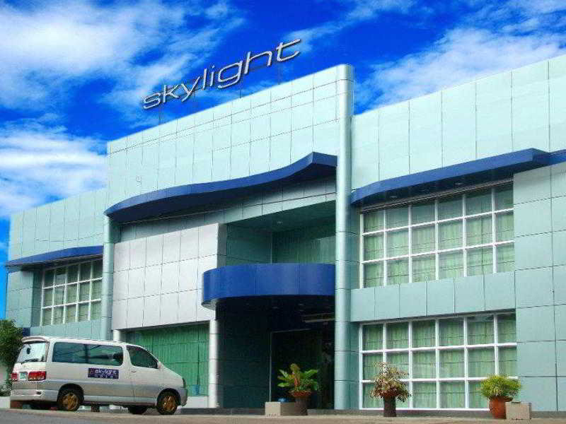 Skylight Hotel