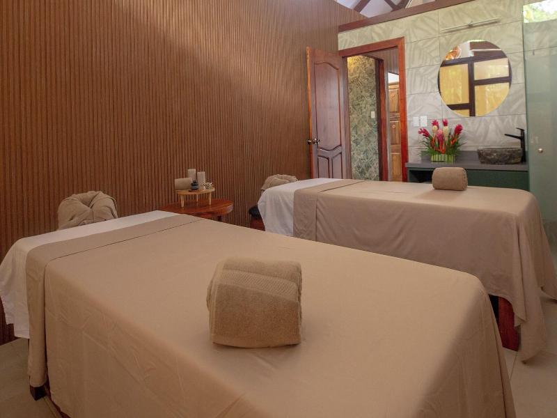 Aninga Lodge image