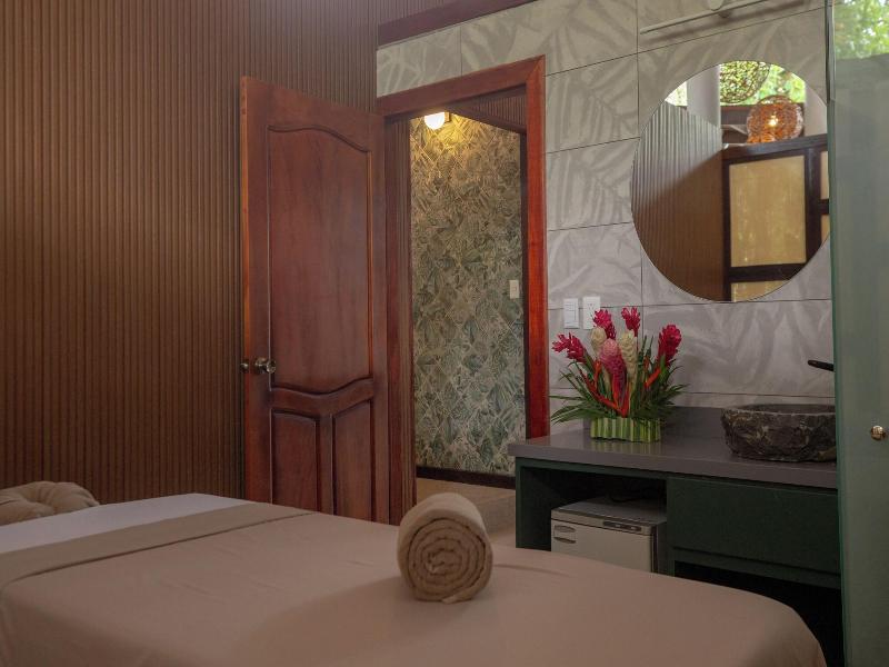 Aninga Lodge image