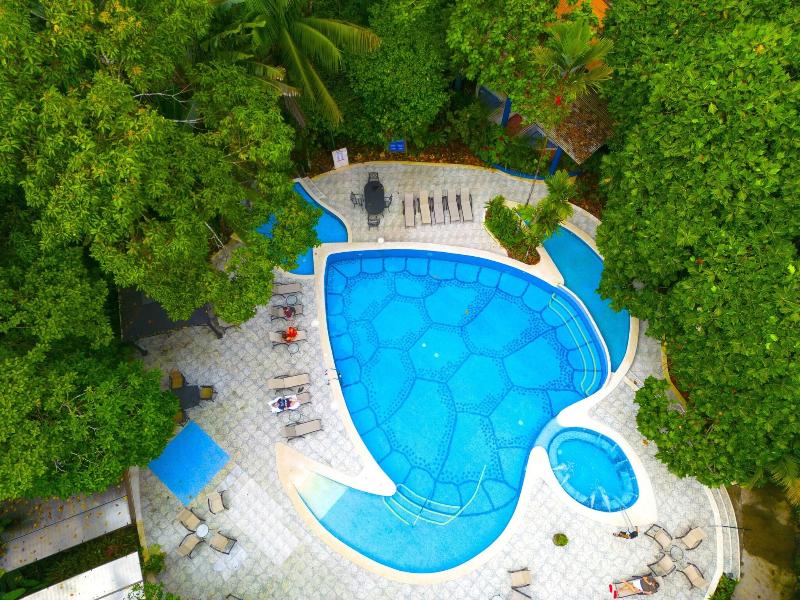 Aninga Lodge image