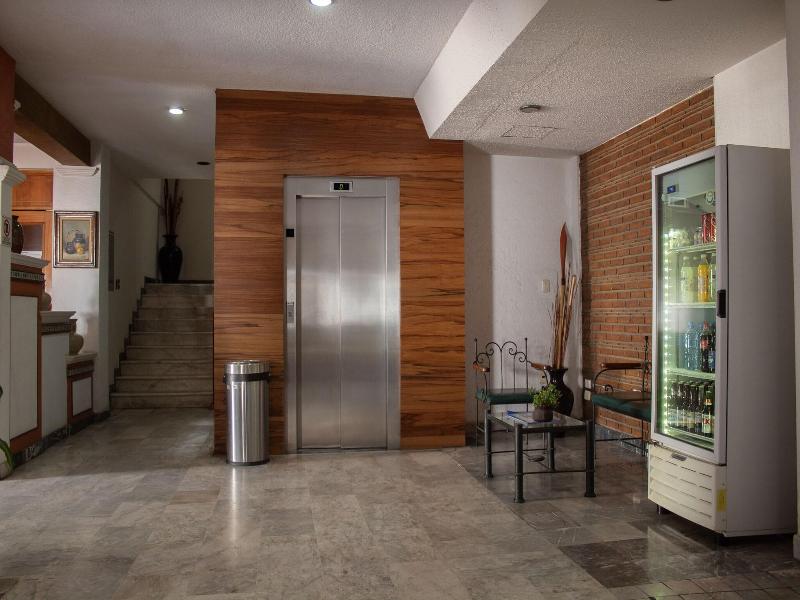 ESTANZA HOTEL SUITES